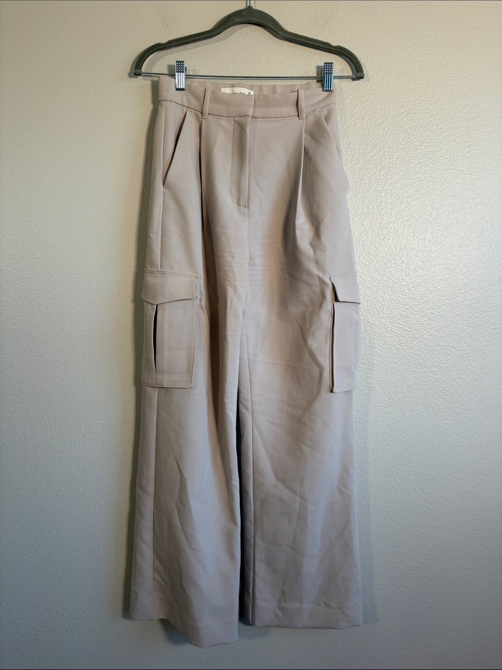 Abercrombie Wide Leg Cargo Trouser in Ash - 25 / 0